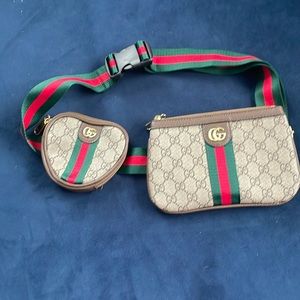 Adjustable cross body handbag